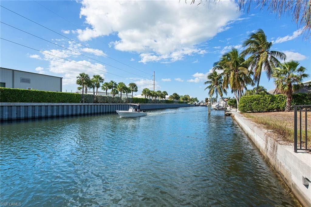 848 Rose Ct, Marco Island, FL 34145-39