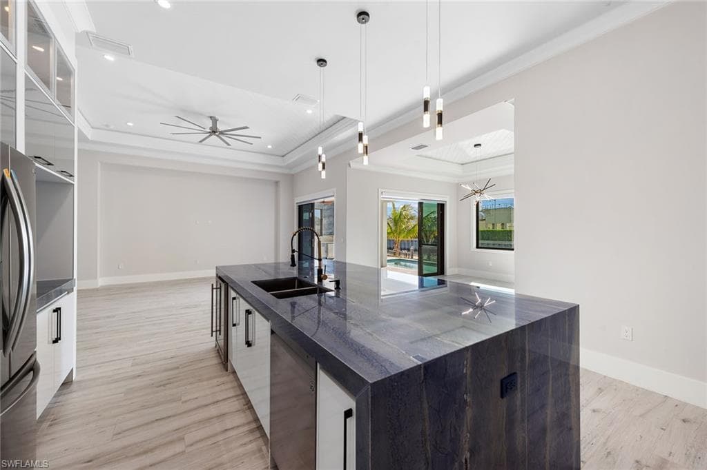 848 Rose Ct, Marco Island, FL 34145-7