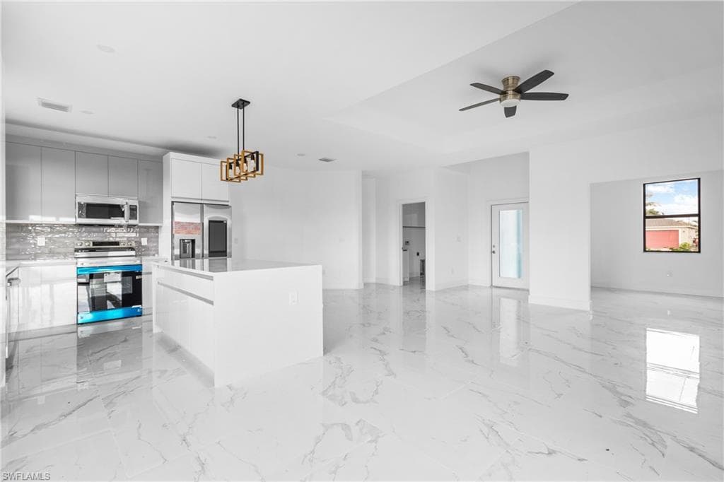 1806 21st Pl, Cape Coral, FL 33909-4