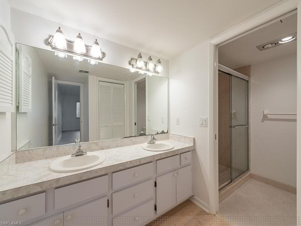 1940a Bald Eagle Dr, Naples, FL 34105-9