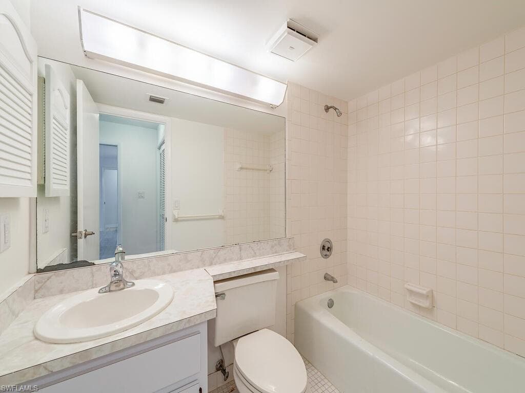 1940a Bald Eagle Dr, Naples, FL 34105-11