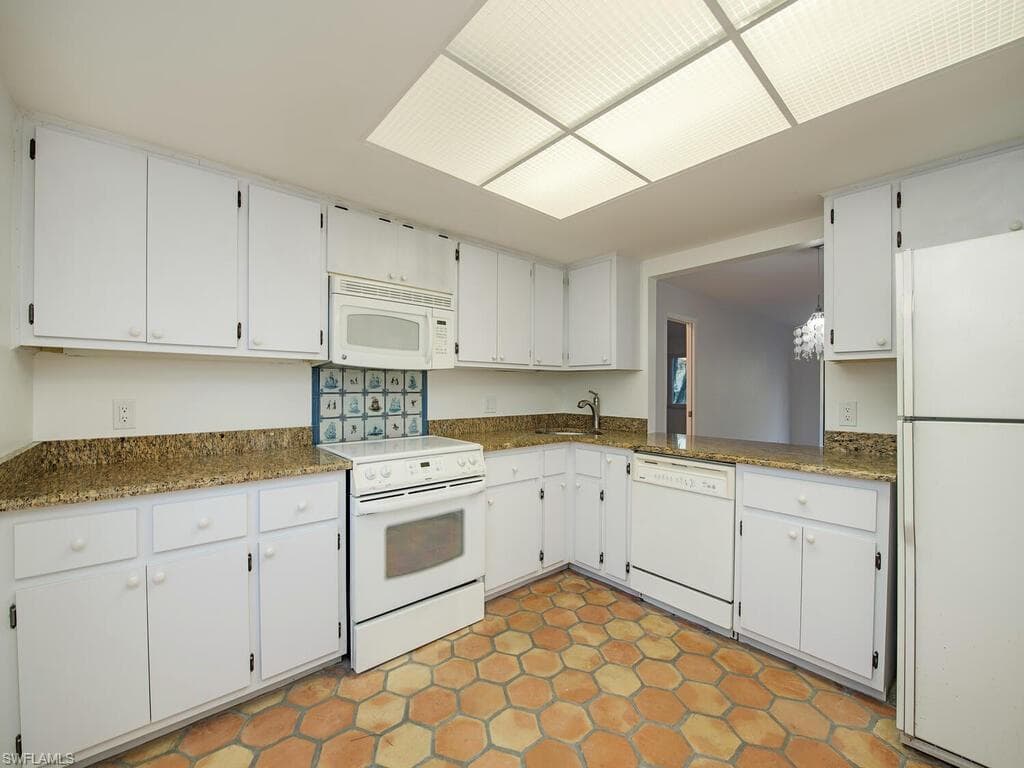 1940a Bald Eagle Dr, Naples, FL 34105-5