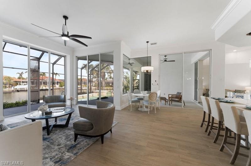 836 Saturn Ct, Marco Island, FL 34145-18