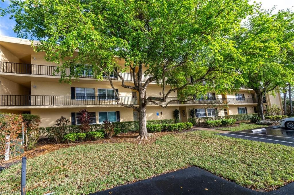 1087 Forest Lakes Dr 1-306, Naples, FL 34105-24