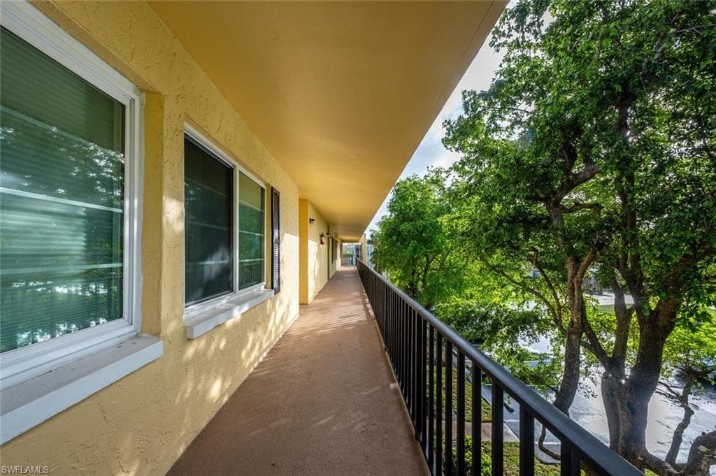 1087 Forest Lakes Dr 1-306, Naples, FL 34105-25