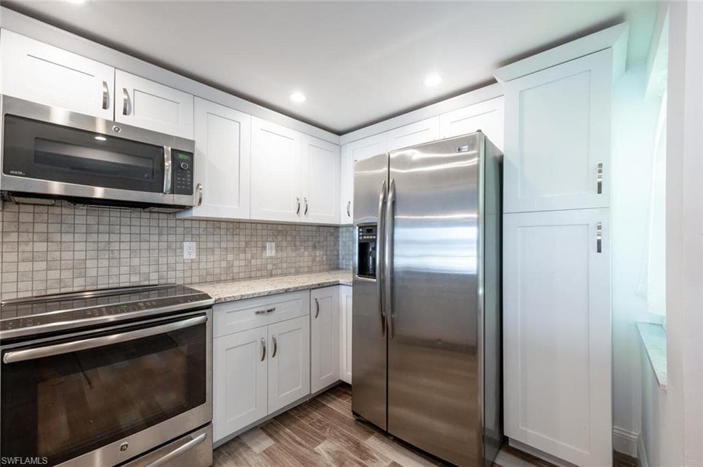 1087 Forest Lakes Dr 1-306, Naples, FL 34105-4