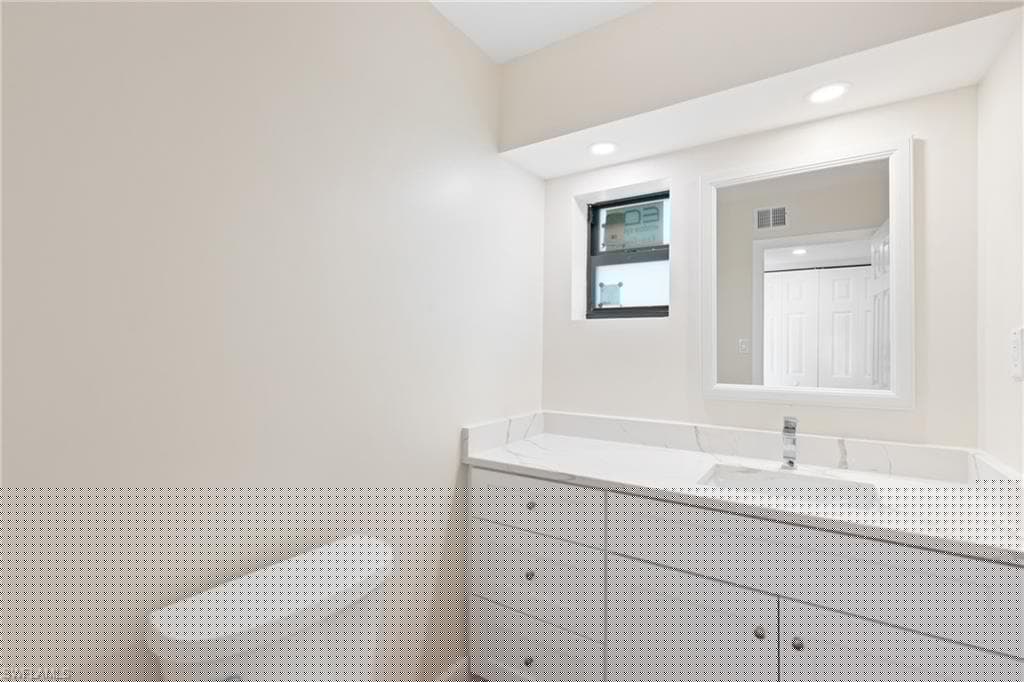 8531 Yorkshire Ln, Fort Myers, FL 33919-29