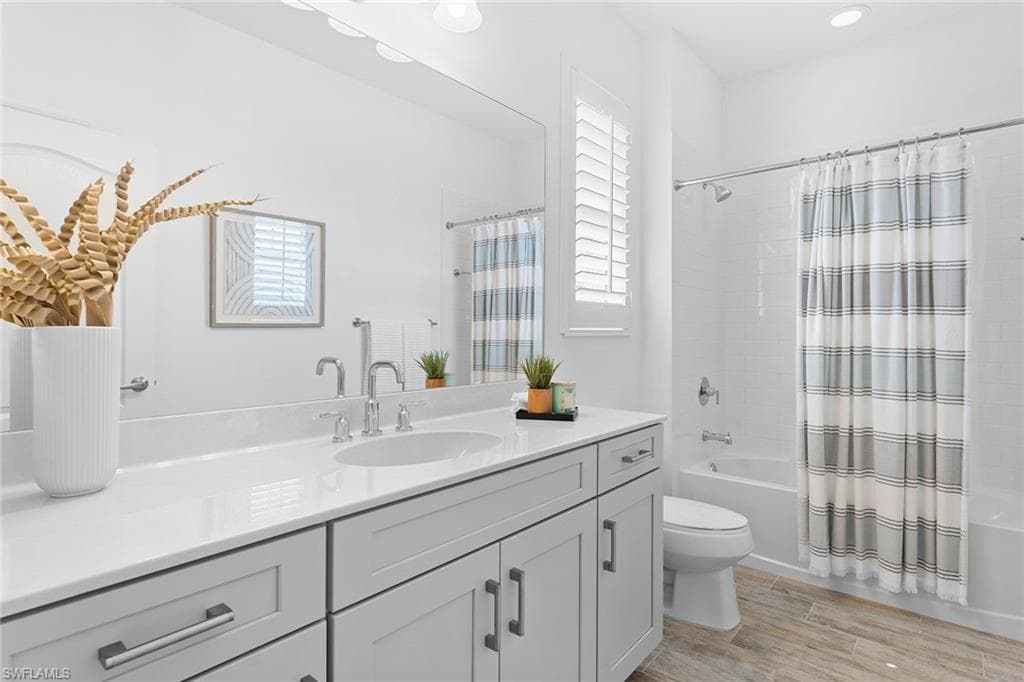 6966 Avalon Cir 905, Naples, FL 34112-22