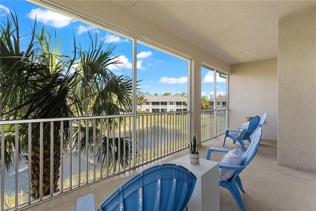6966 Avalon Cir 905, Naples, FL 34112-25