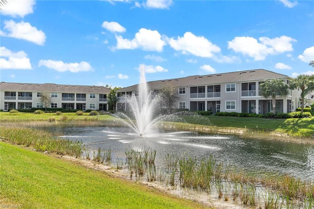 6966 Avalon Cir 905, Naples, FL 34112-27