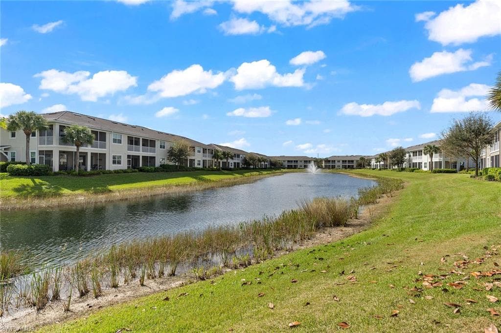 6966 Avalon Cir 905, Naples, FL 34112-33