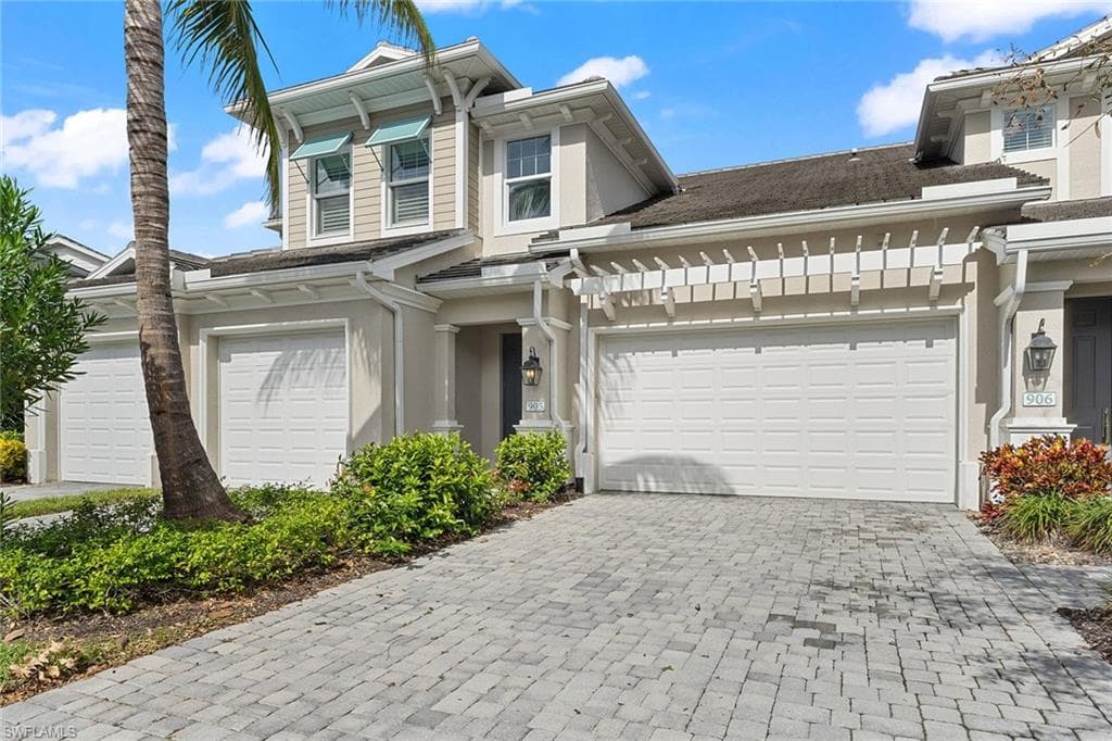 6966 Avalon Cir 905, Naples, FL 34112-35