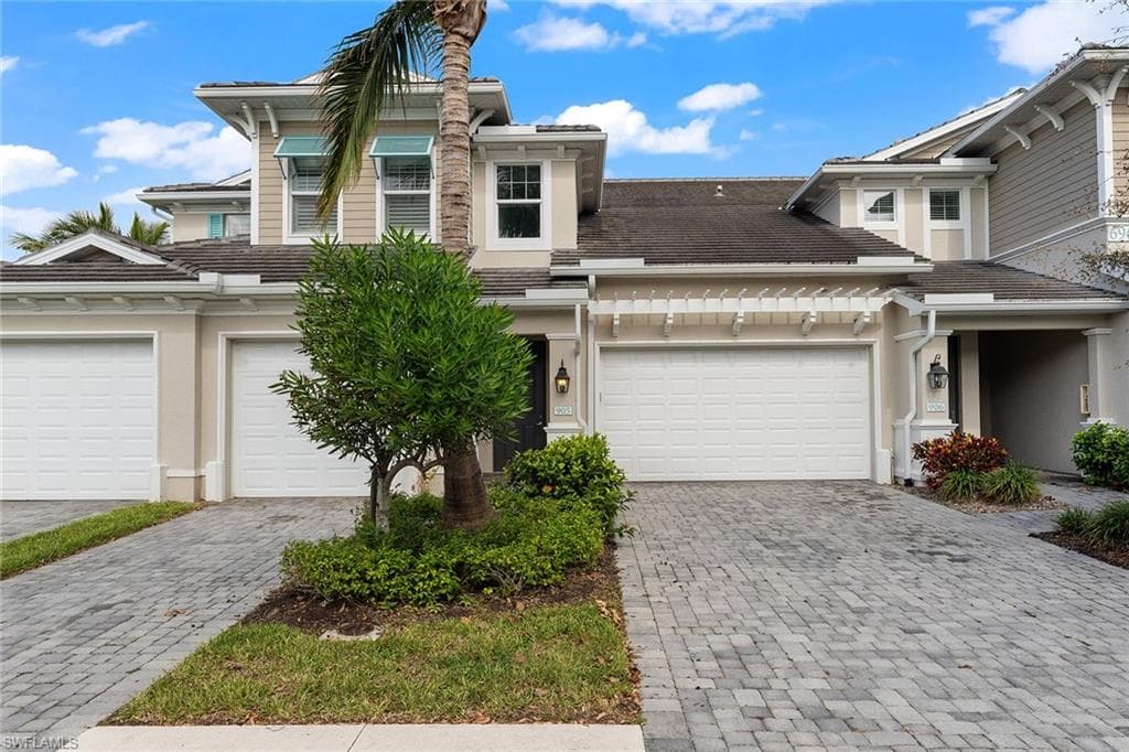 6966 Avalon Cir 905, Naples, FL 34112-36