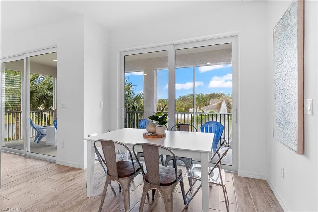 6966 Avalon Cir 905, Naples, FL 34112-7