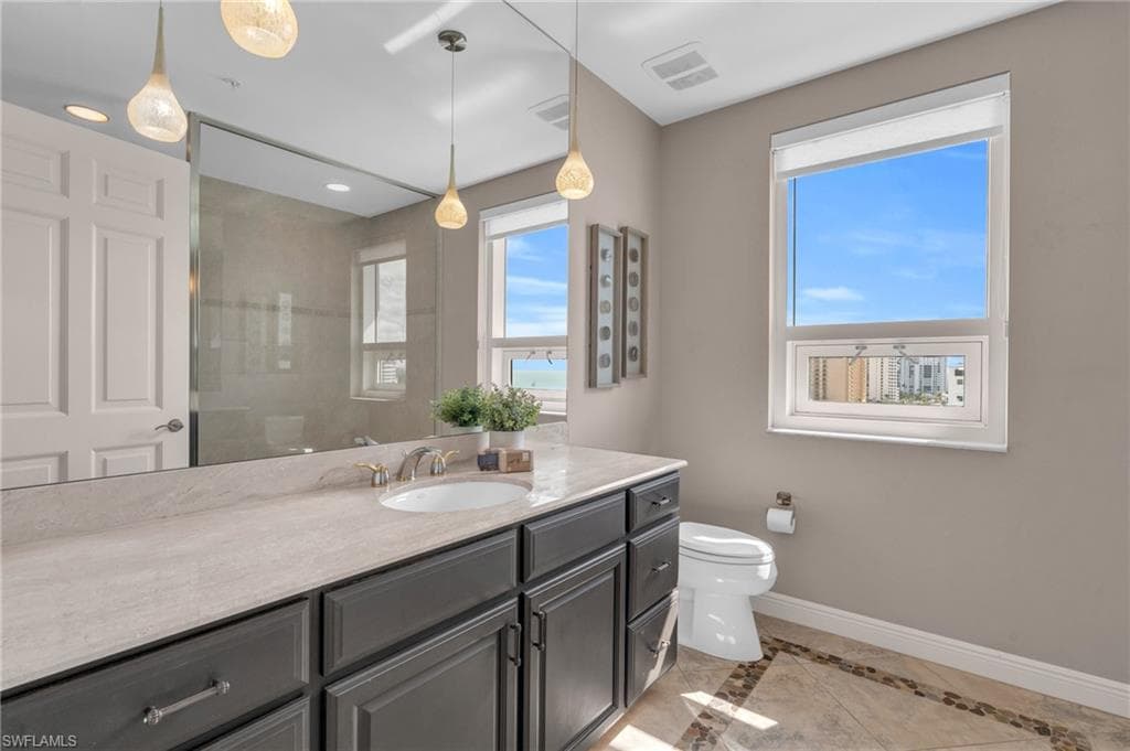 9235 Gulf Shore Dr Ph-01, Naples, FL 34108-16