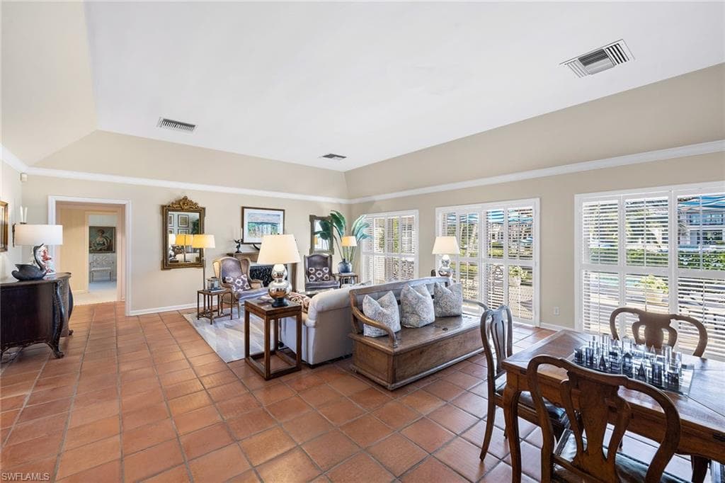 3323 Gin Ln, Naples, FL 34102-9