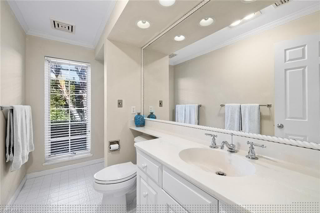 3323 Gin Ln, Naples, FL 34102-15