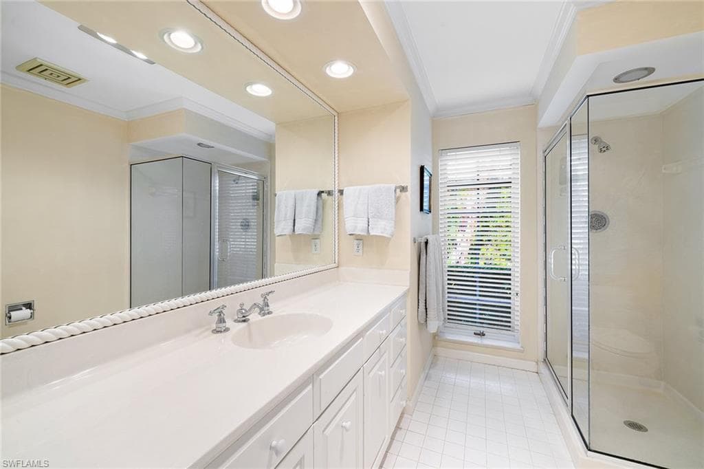 3323 Gin Ln, Naples, FL 34102-16