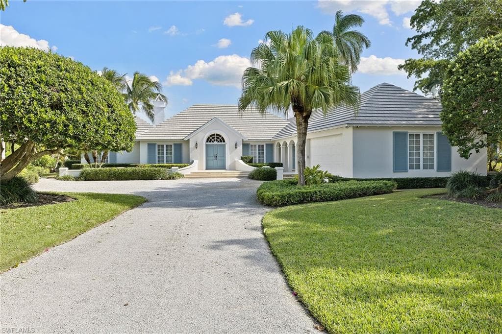 3323 Gin Ln, Naples, FL 34102-1