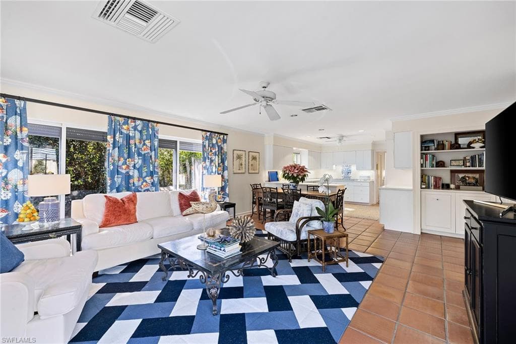 3323 Gin Ln, Naples, FL 34102-30