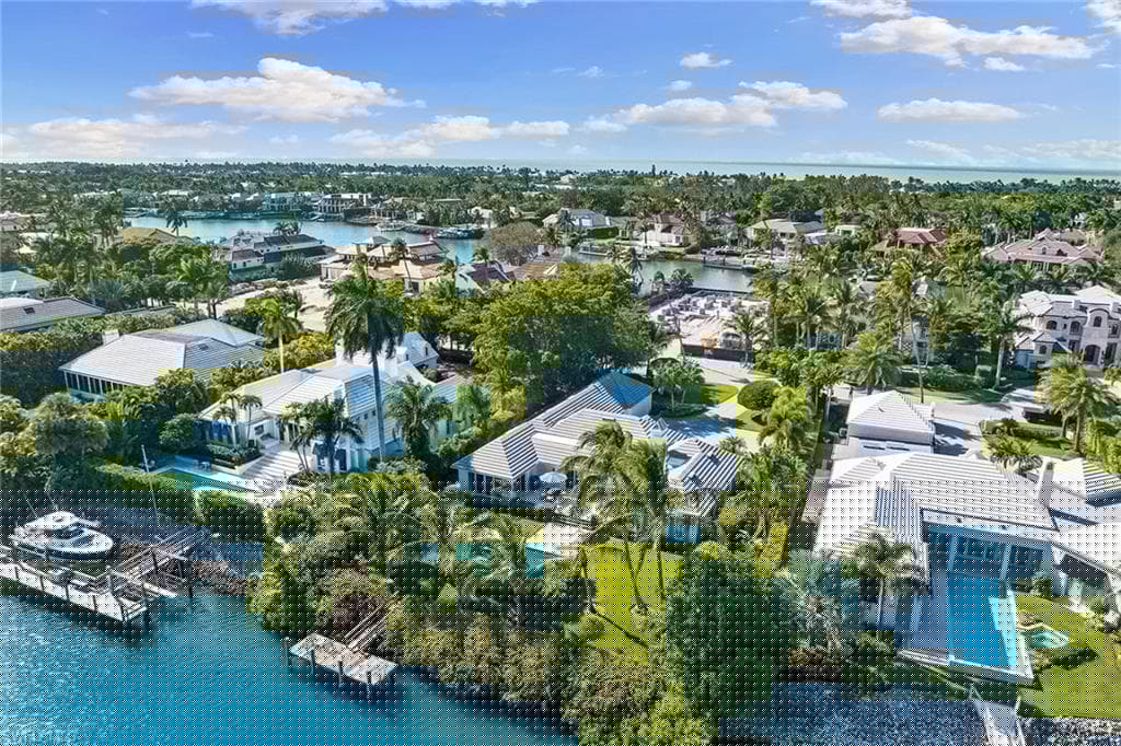 3323 Gin Ln, Naples, FL 34102-46
