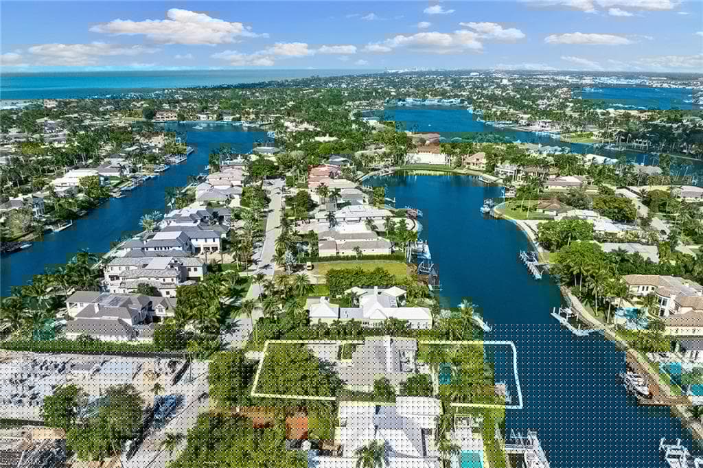 3323 Gin Ln, Naples, FL 34102-48
