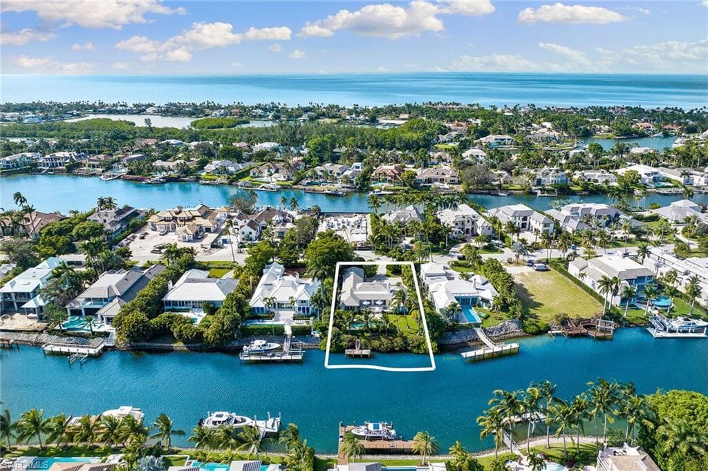3323 Gin Ln, Naples, FL 34102-50