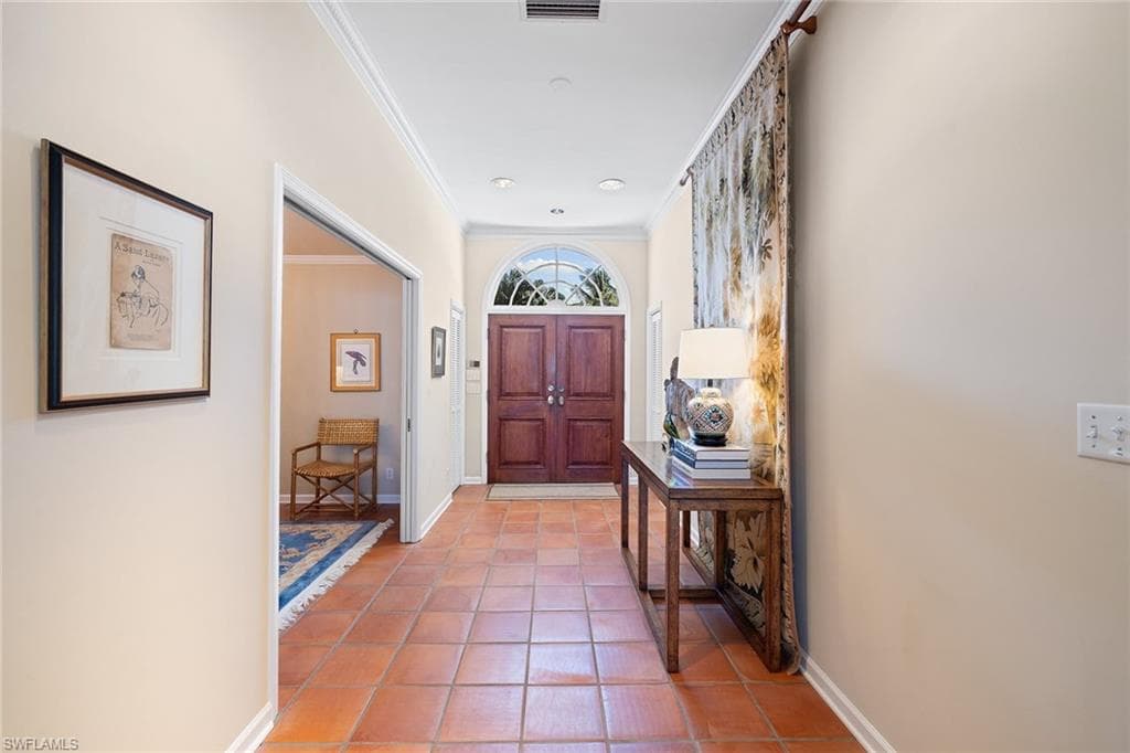 3323 Gin Ln, Naples, FL 34102-5