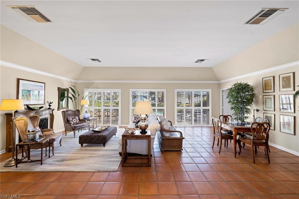 3323 Gin Ln, Naples, FL 34102-7