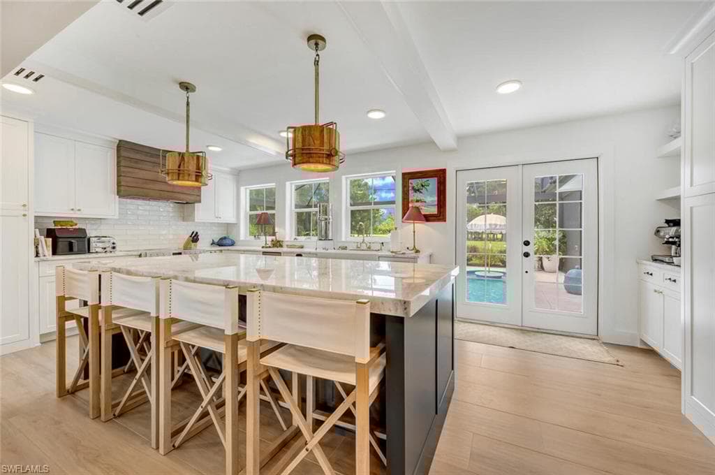 200 Burning Tree Dr, Naples, FL 34105-12
