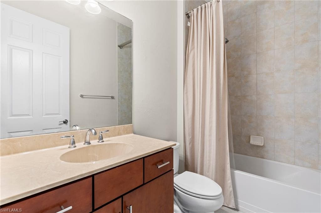 9328 Fieldstone Ln, Naples, FL 34120-21