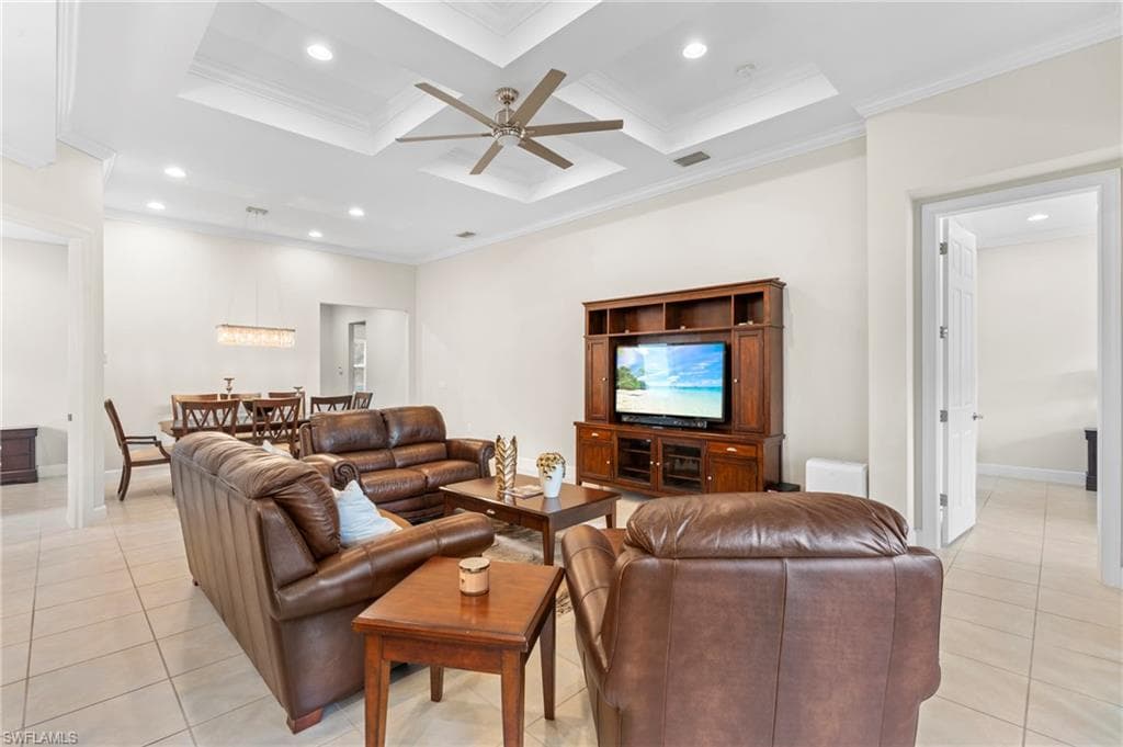 9328 Fieldstone Ln, Naples, FL 34120-6
