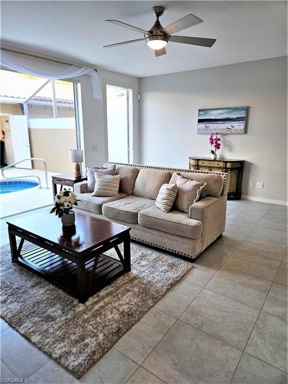 8124 Josefa Way, Naples, FL 34114-3