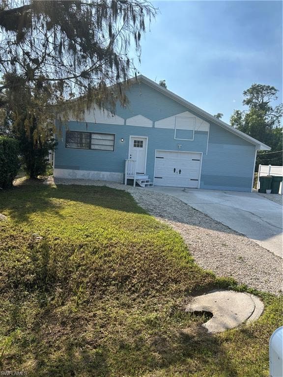 281 Benson St E, Naples, FL 34113-1