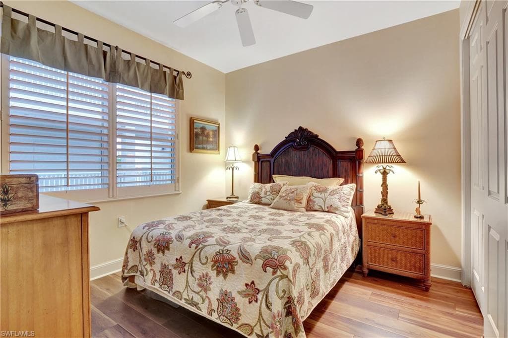 720 Waterford Dr 302, Naples, FL 34113-4