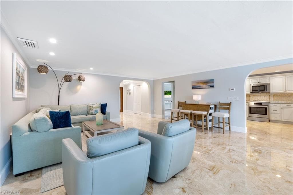 418 Tarpon Ct, Marco Island, FL 34145-14