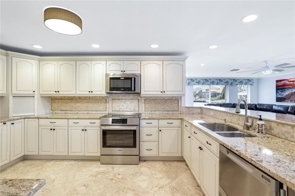 418 Tarpon Ct, Marco Island, FL 34145-16