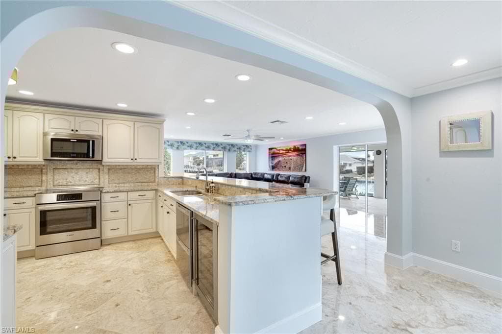 418 Tarpon Ct, Marco Island, FL 34145-17