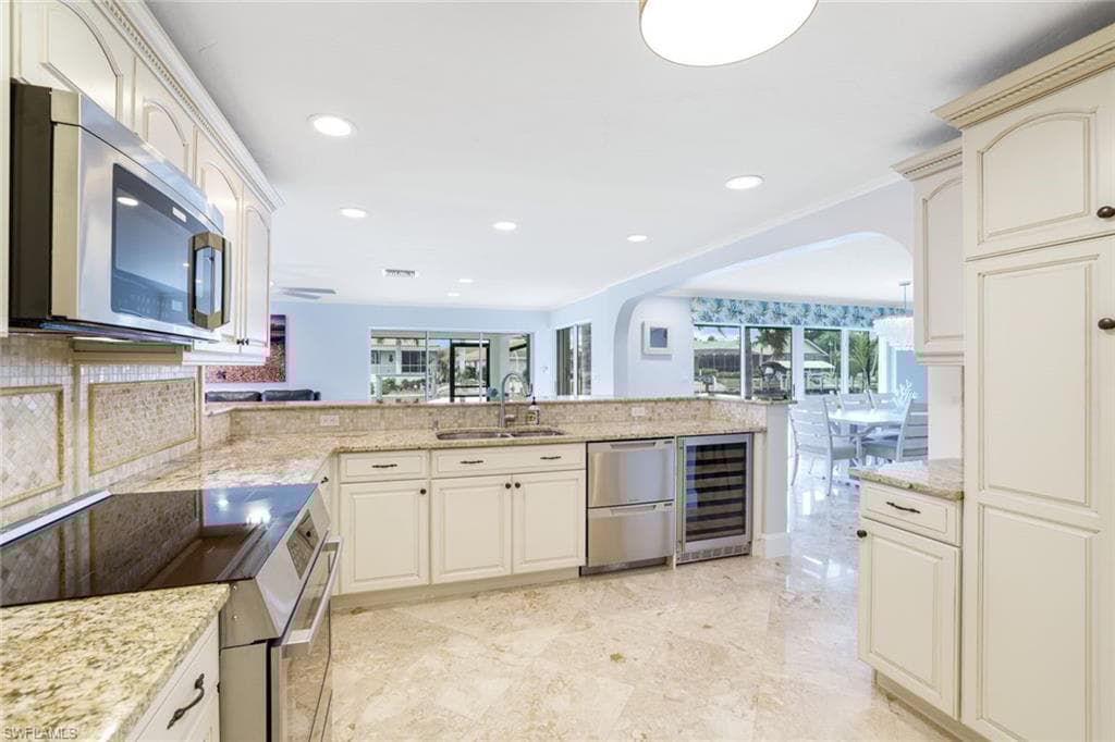 418 Tarpon Ct, Marco Island, FL 34145-18