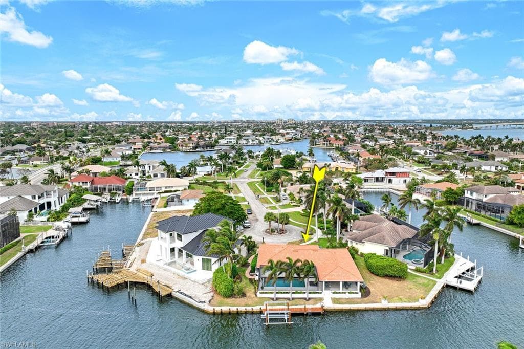 418 Tarpon Ct, Marco Island, FL 34145-3