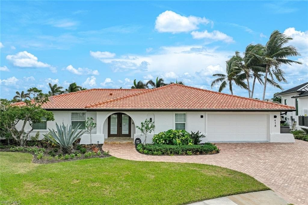 418 Tarpon Ct, Marco Island, FL 34145-45