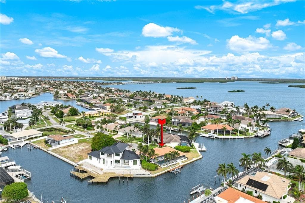 418 Tarpon Ct, Marco Island, FL 34145-4