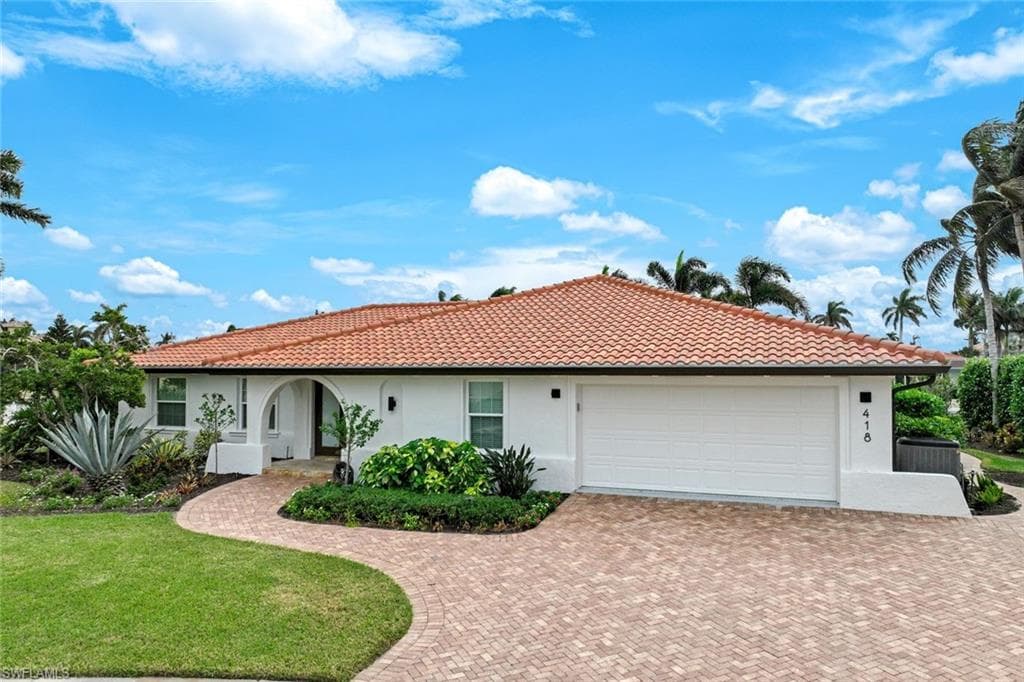 418 Tarpon Ct, Marco Island, FL 34145-7