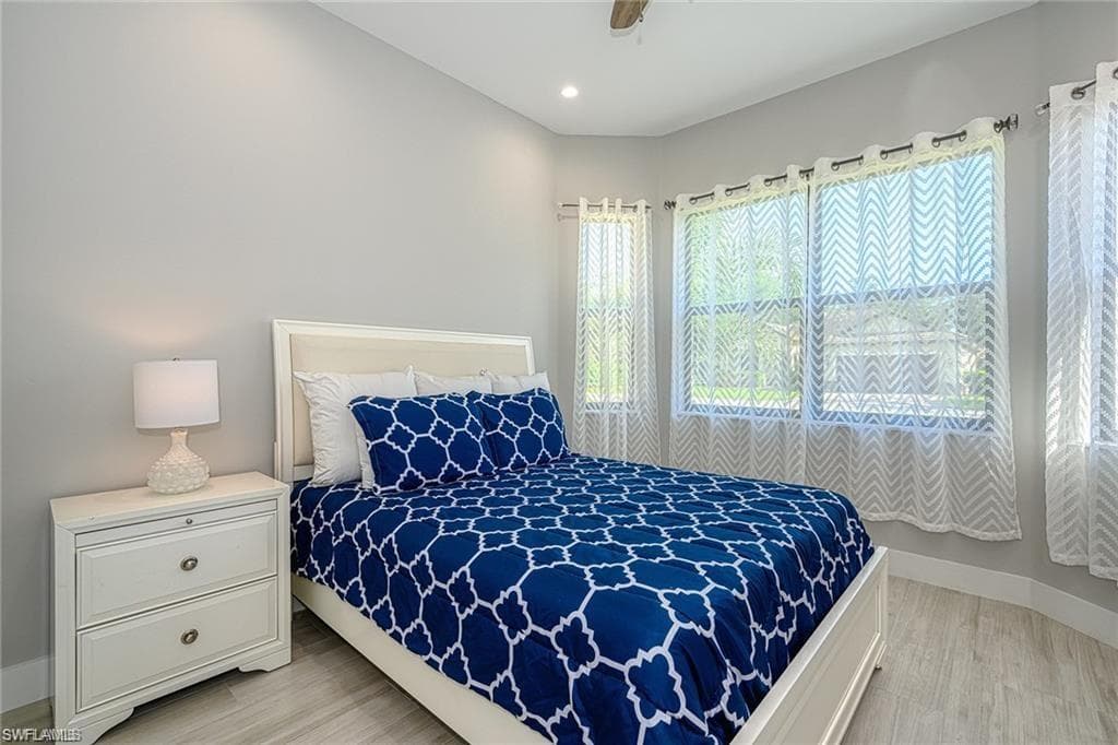 407 24th Ave NW, Naples, FL 34120-12