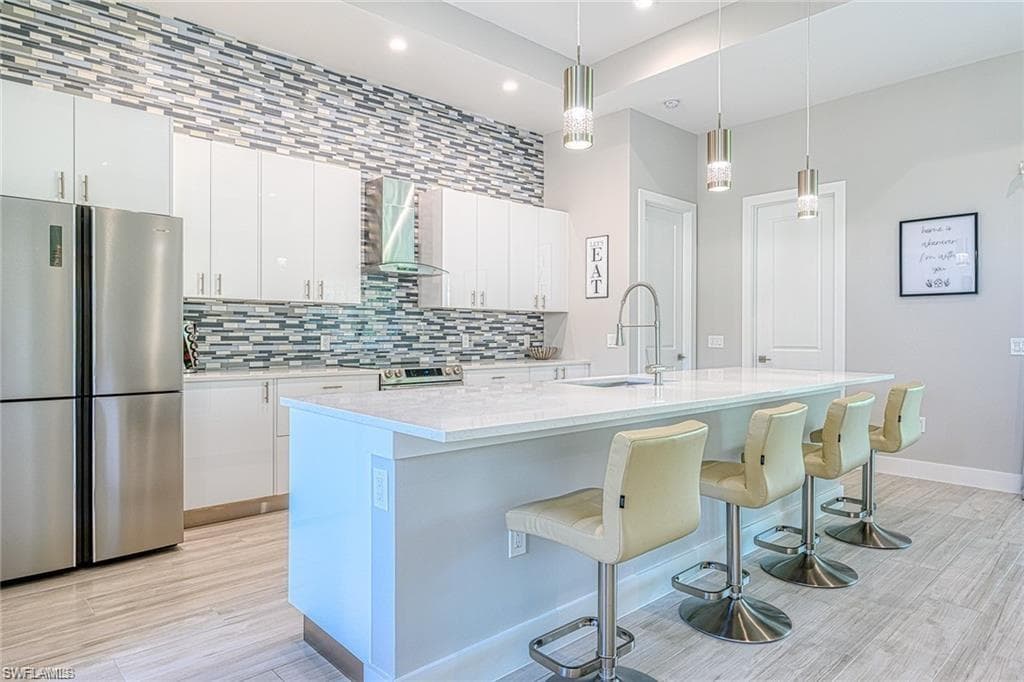 407 24th Ave NW, Naples, FL 34120-4