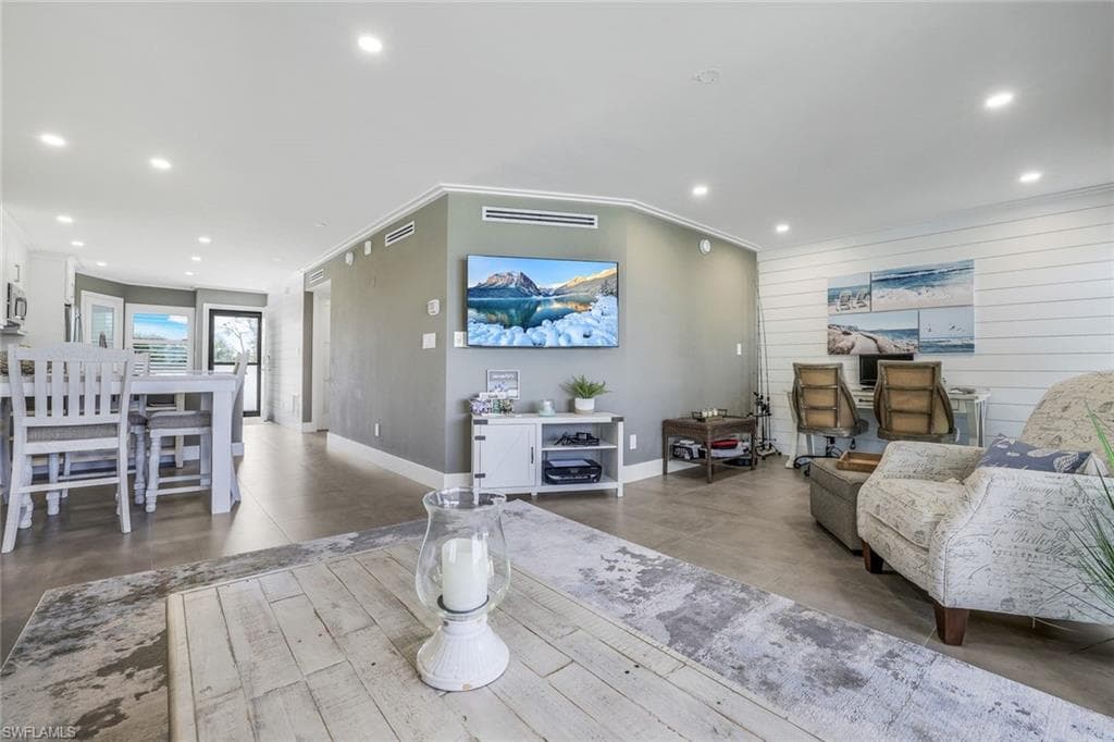 1085 Bald Eagle Dr E 303, Marco Island, FL 34145-16