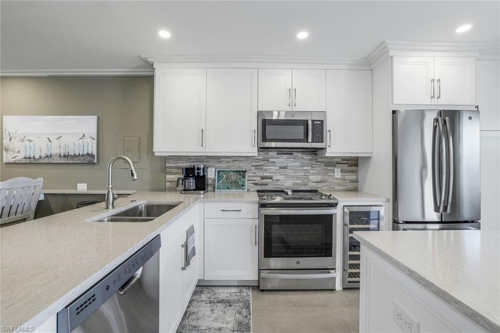 1085 Bald Eagle Dr E 303, Marco Island, FL 34145-4