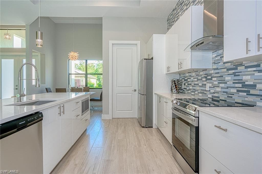 961-2 22nd St SE, Naples, FL 34117-4