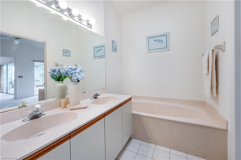 2141 Tama Cir 202, Naples, FL 34112-25
