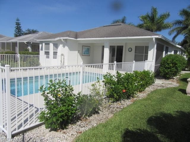 592 Crossfield Cir, Naples, FL 34104-4